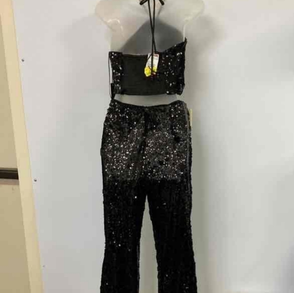 House of Harlow 1960 2 Piece Holiday Sequin Pants Suit NWT - Picture 2 of 5